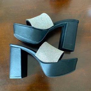 NEVER WORN DOLLSKILL HEELS